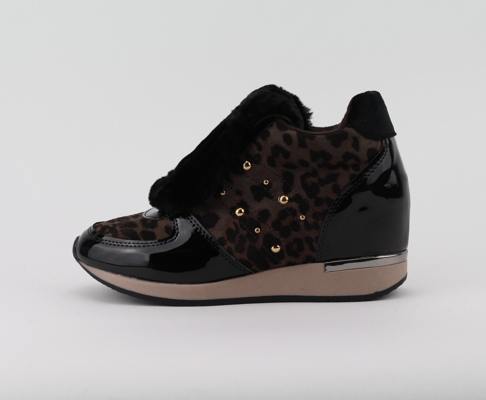 B3D barna telitalpú női sneaker B3D barna telitalpú női sneaker