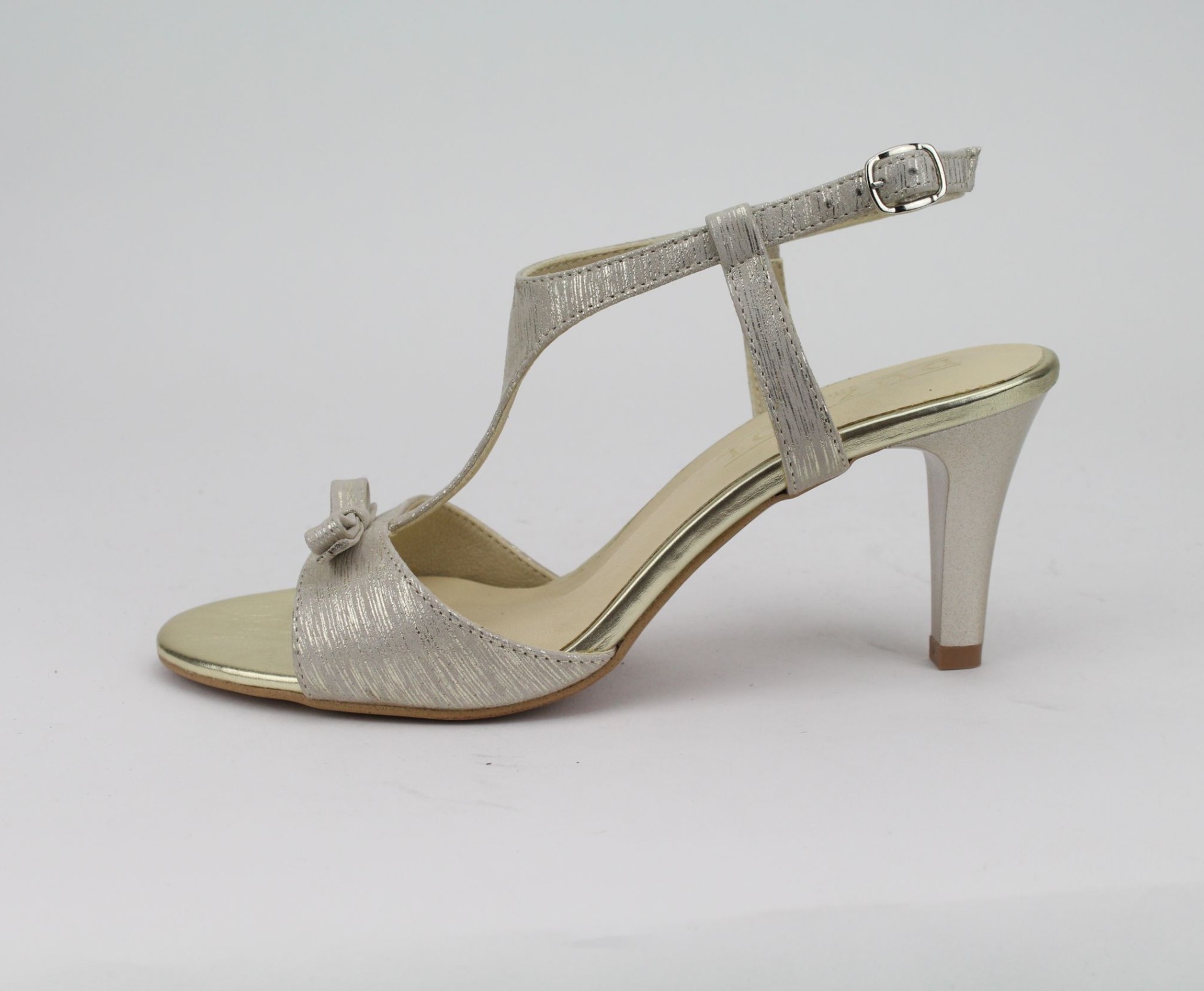 DUZSOL arany magassarkú női szandál