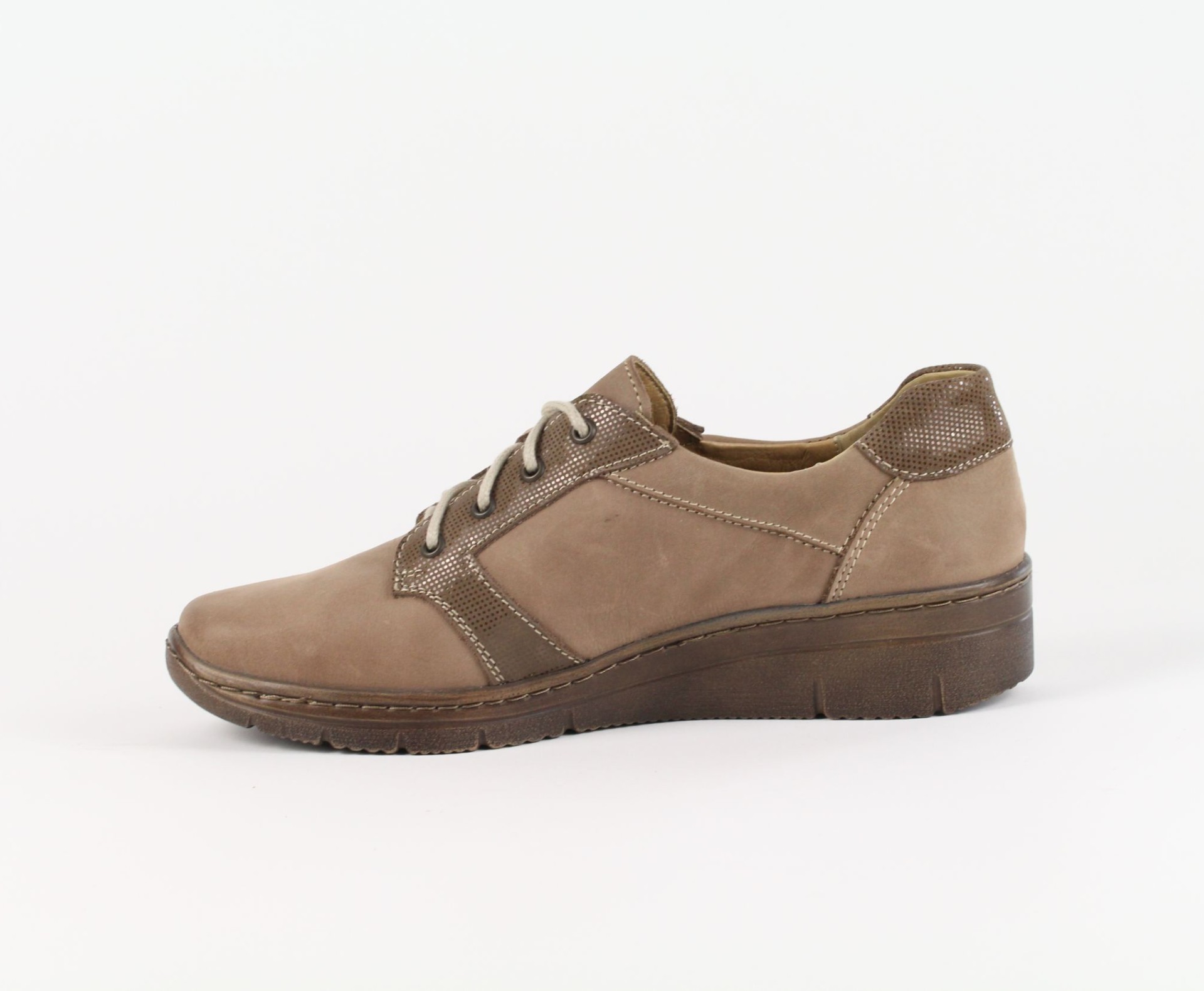 HELIOS  bézs telitalpú utcai cipő