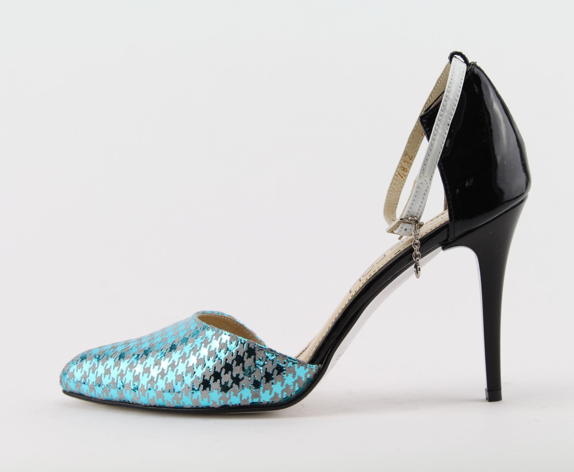 MASSIMO POLI fekete tűsarkú cipő