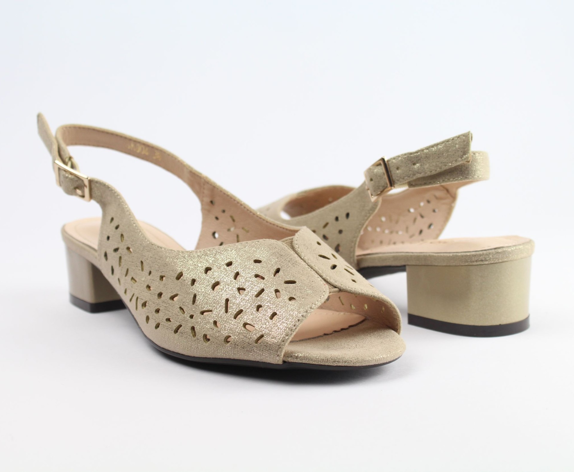 SERGIO LEONE bézs színű szandál SERGIO LEONE bézs színű szandál