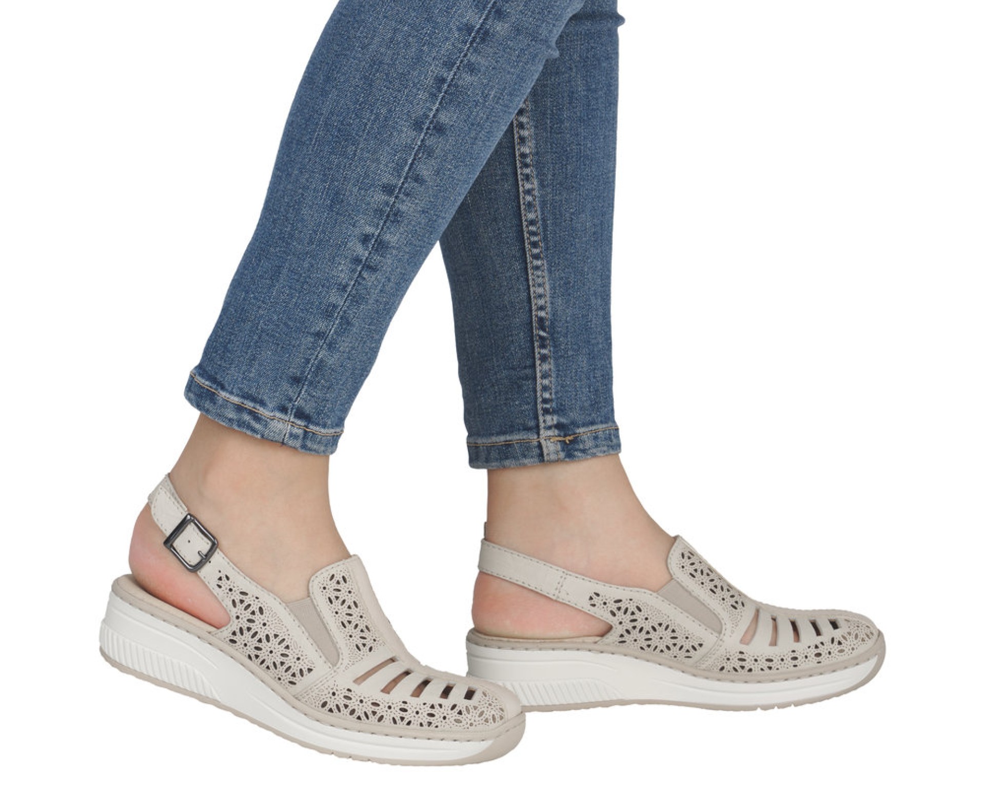 RIEKER bézs telitalpú női bőr szandál 